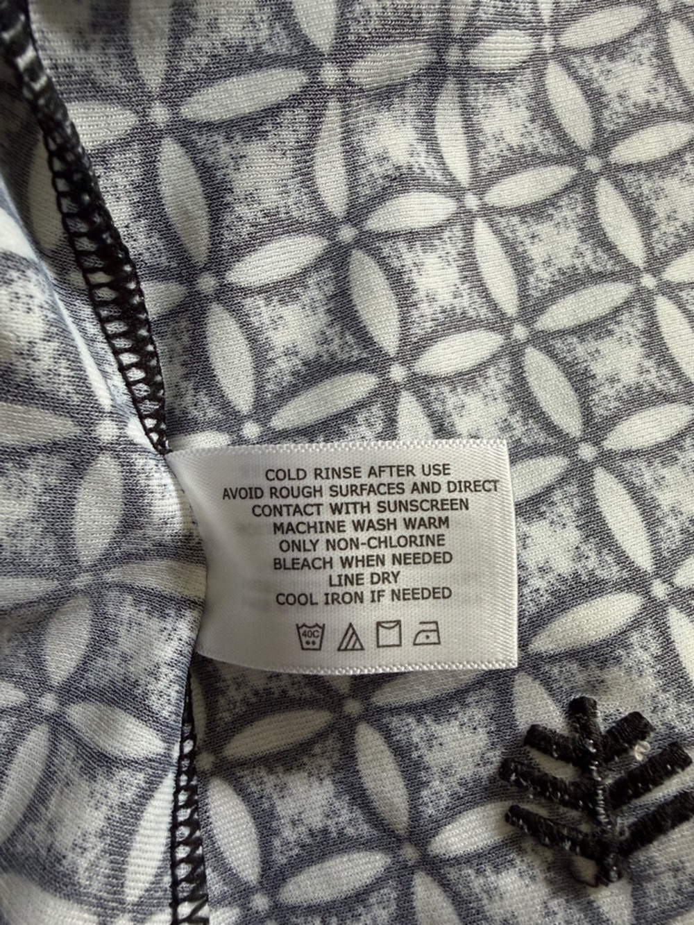 Coolibar UPF50+ Geometric Print A-Line Skort Black & White Size Large - Picture 6 of 11